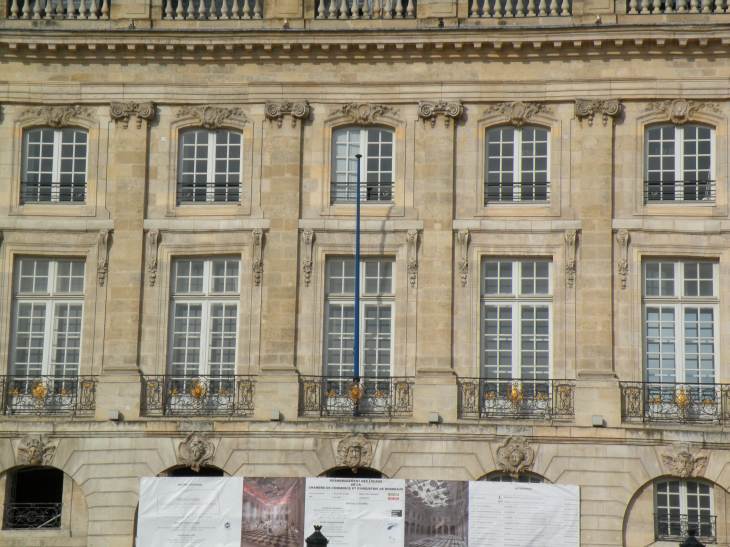  fenêtres, place de la Bourse